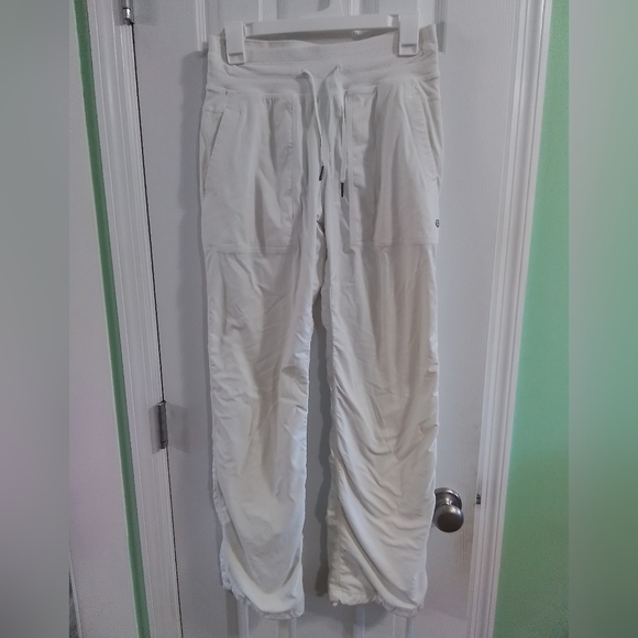 🍋Lululemon Dance Studio Joggers🍋 - Picture 1 of 4
